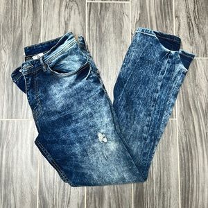 Men’s Distressed Jeans